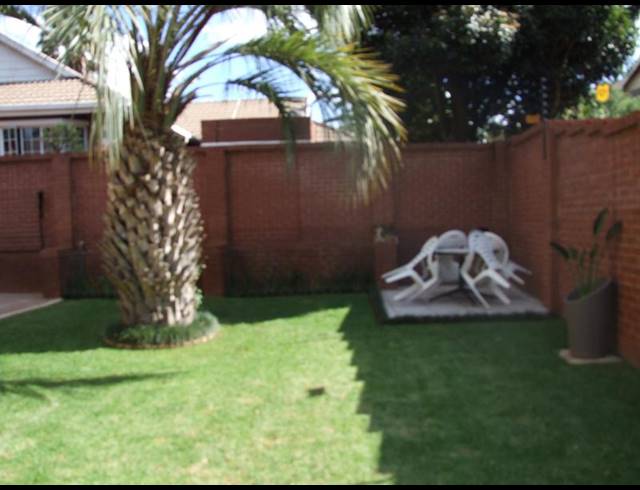 3 BEDROOM HOUSE FOR SALE IN FLORIDA HILLS